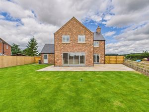 Rear- click for photo gallery